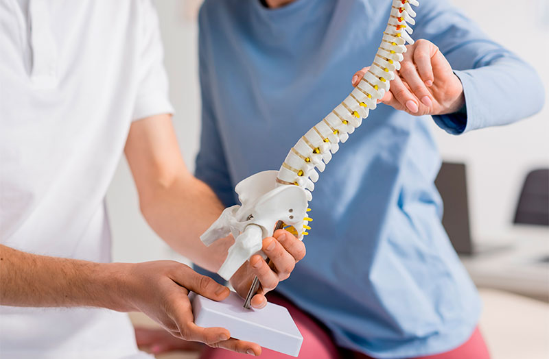 spinal examination of auto accident chiropractor in San Diego, CA
